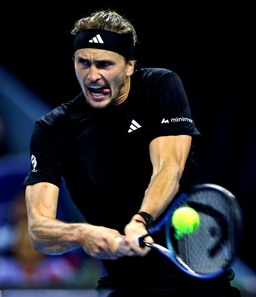 关于日本网球队鏖战美国网球队，兹维列夫送出助攻的信息