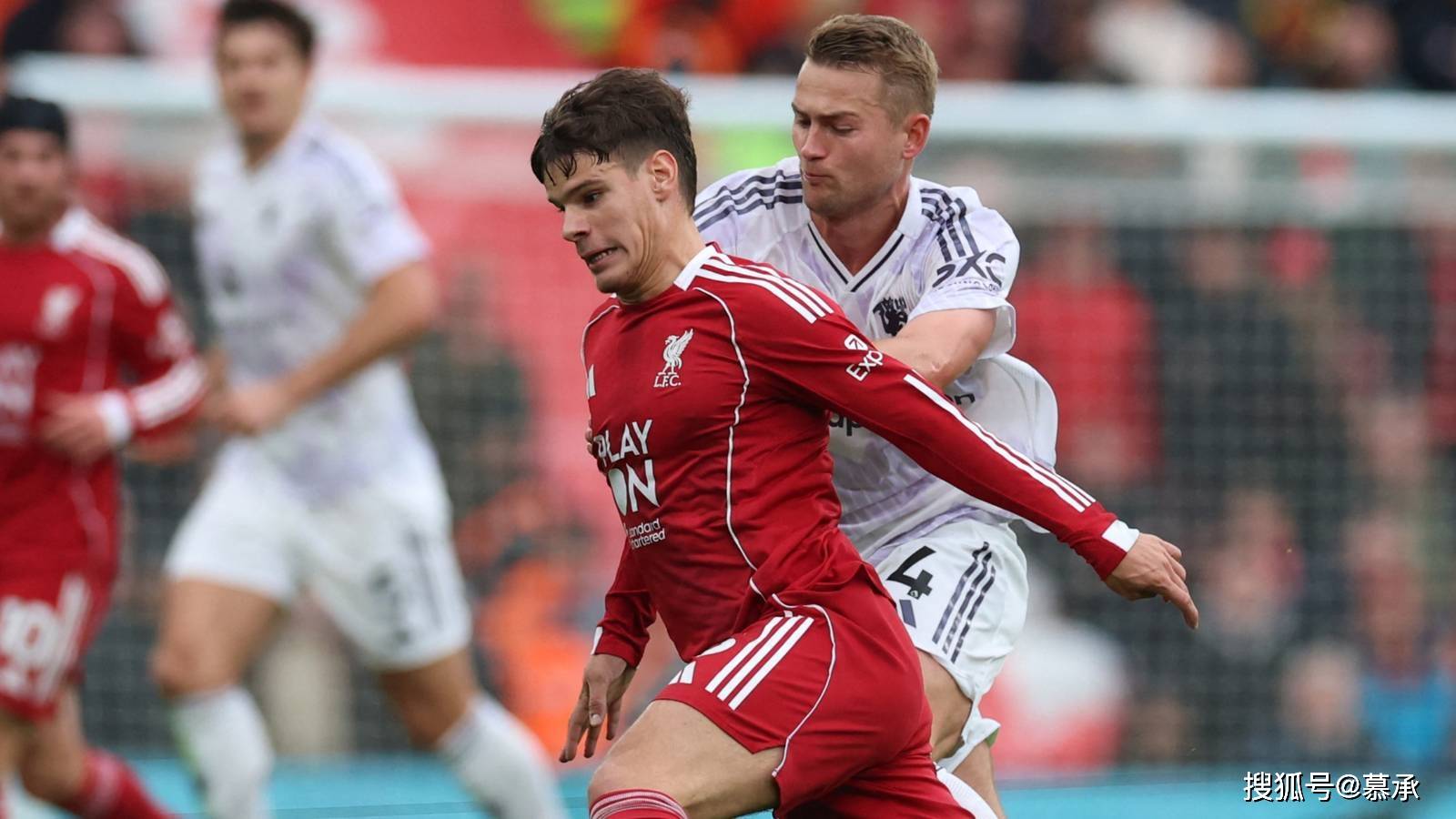 莱比锡红牛轻取曼联，范戴克点燃赛场的简单介绍