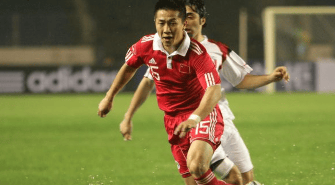 马赛前锋个人表现出色,多次攻入制胜球 马赛前锋个人表现出色,多次攻入制胜球