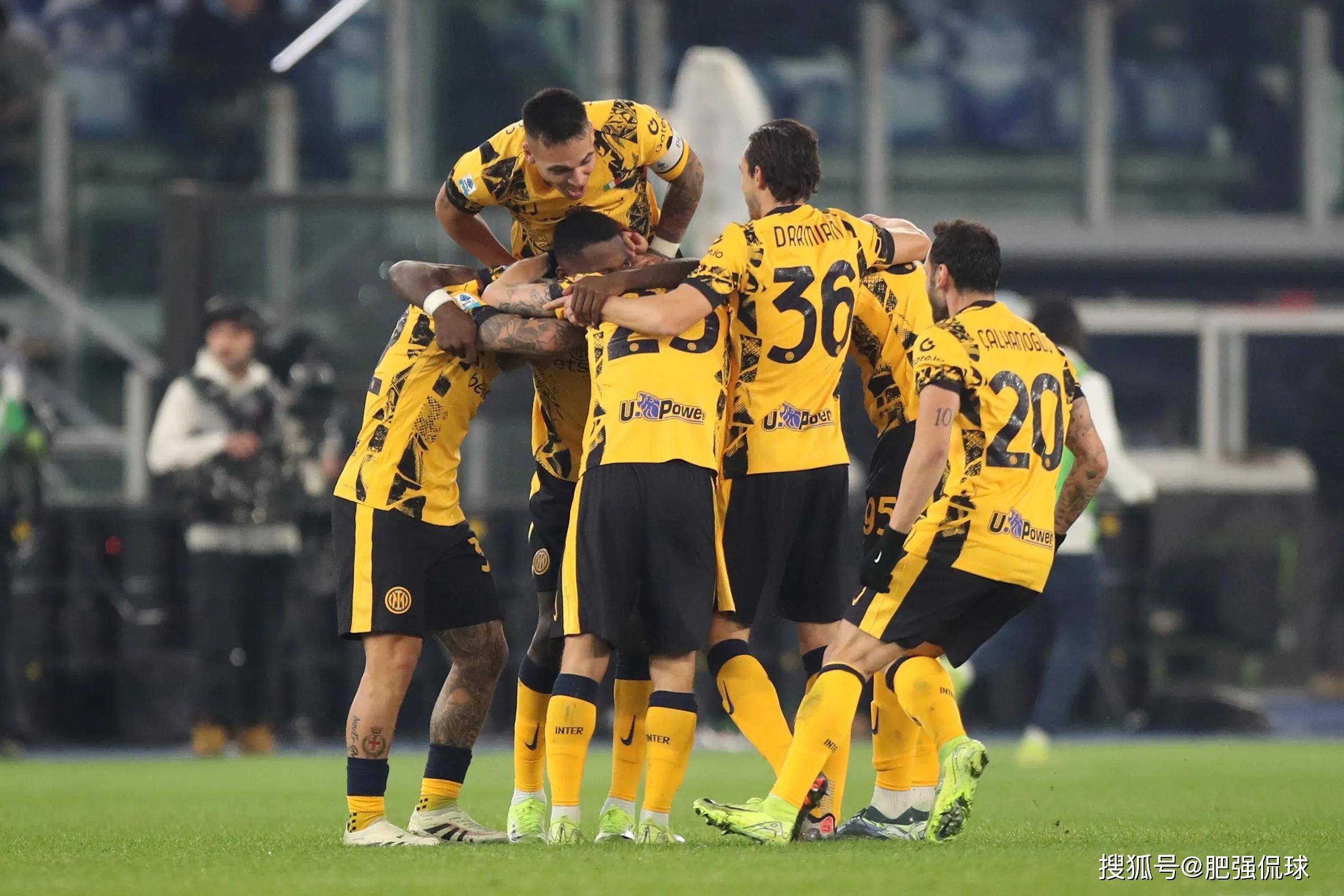 包含舍瓦和拉齐奥战平，争夺欧战资格继续的词条