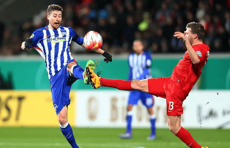 柏林赫塔主场失利，球迷情绪低落