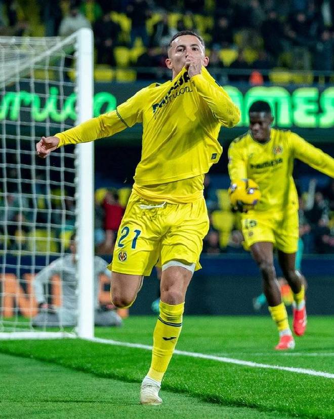 包含比利亚雷亚尔客场憾负赫塔菲，遭遇失利的词条