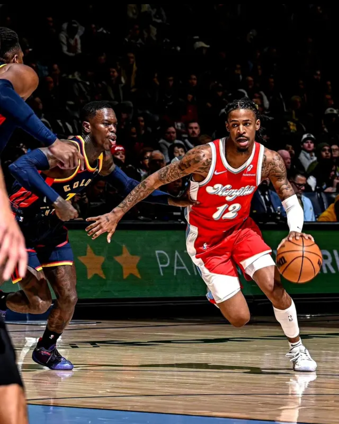 活塞大胜灰熊！格里芬状态爆棚助球队取胜的简单介绍