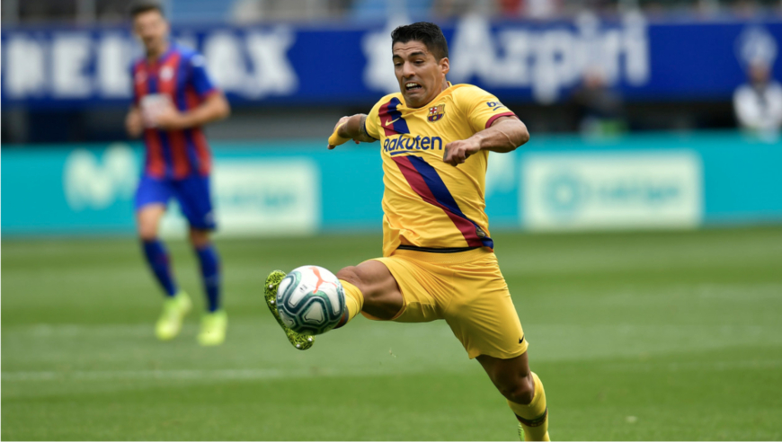 关于乌拉圭逆转意大利，苏亚雷斯完成帽子戏法的信息