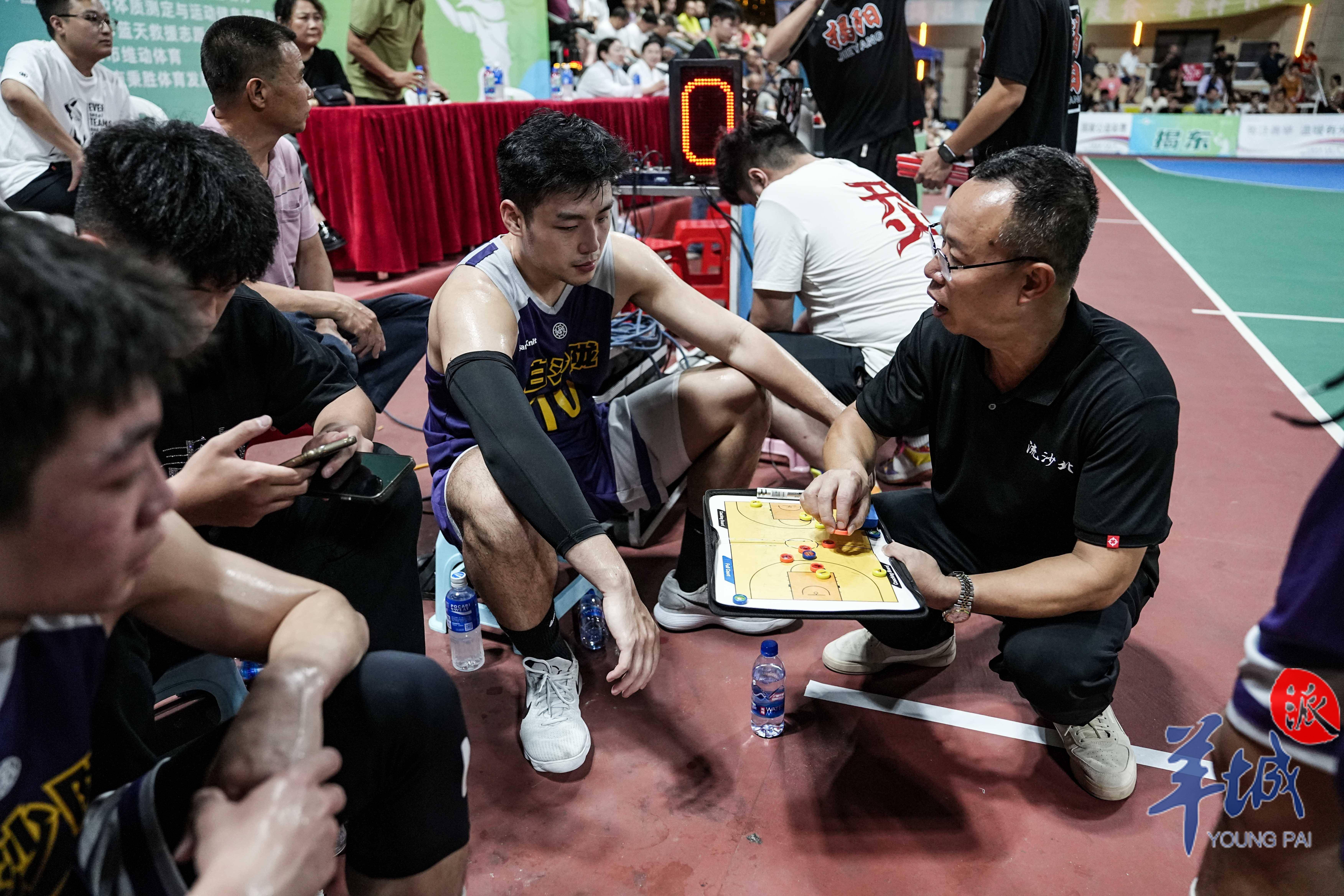 英国篮球草根联赛选拔赛吸引年轻球员的简单介绍