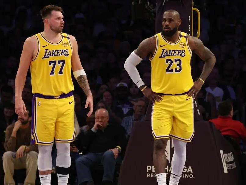 马刺队豪取胜利,稳固西部排名的简单介绍 马刺队豪取胜利,稳固西部排名的简单介绍